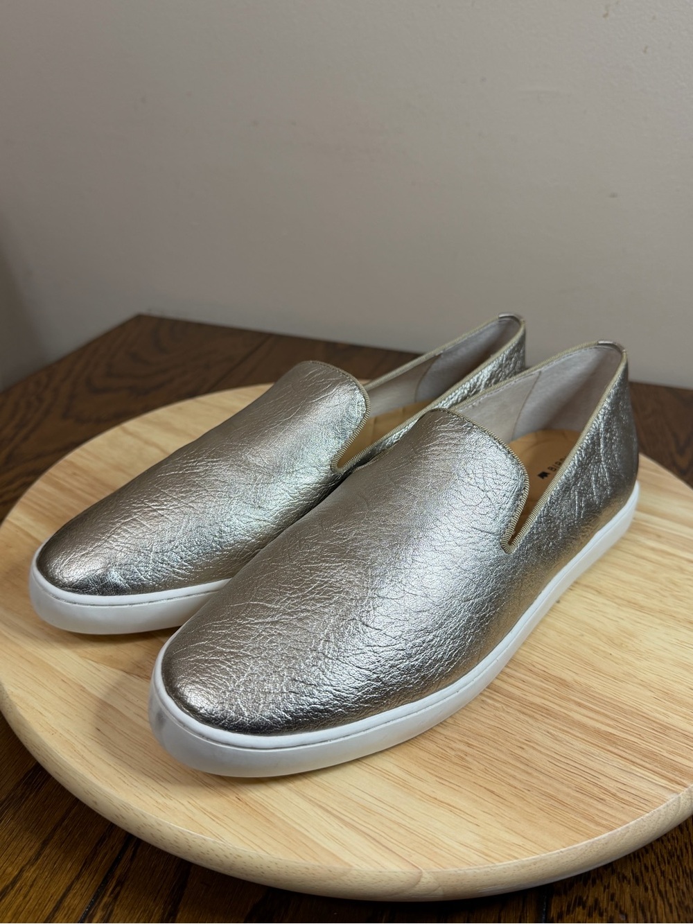 Birdies women’s The Swift Leather Slip On Sneakers